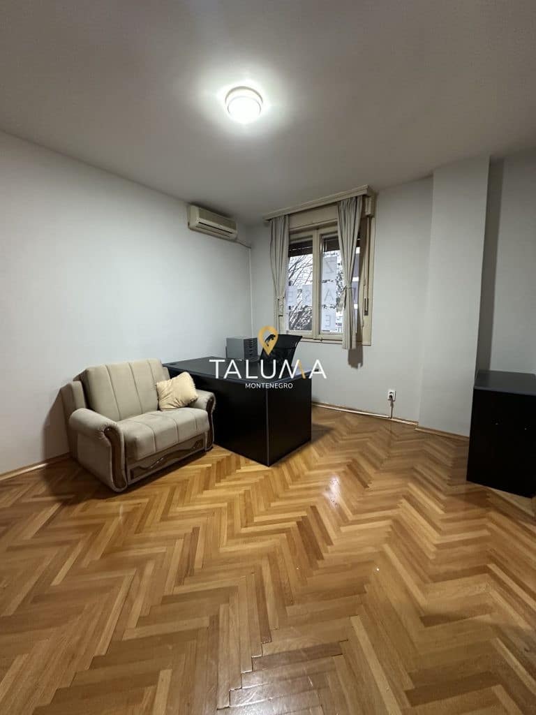 Izdavanje, poslovni, Preko Morače