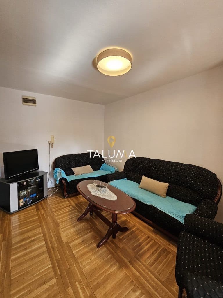 Izdavanje jednosoban stan Preko Morace