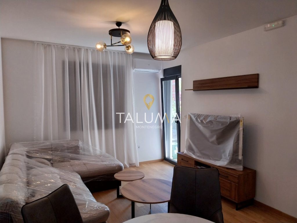 Izdavanje dvosoban stan City Kvart