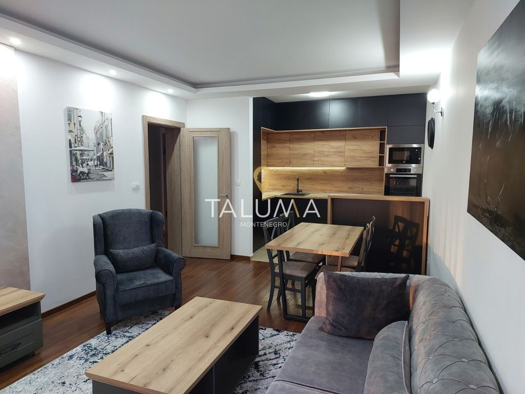 Izdavanje dvosoban stan City Kvart