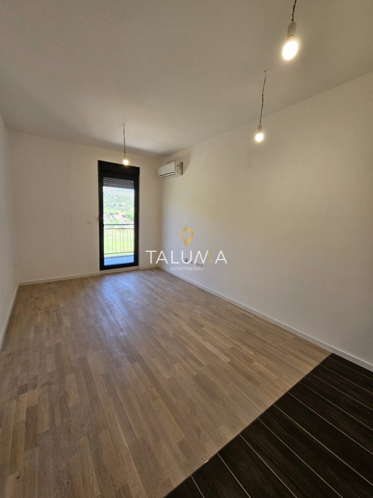 Prodaja jednosoban Tološi