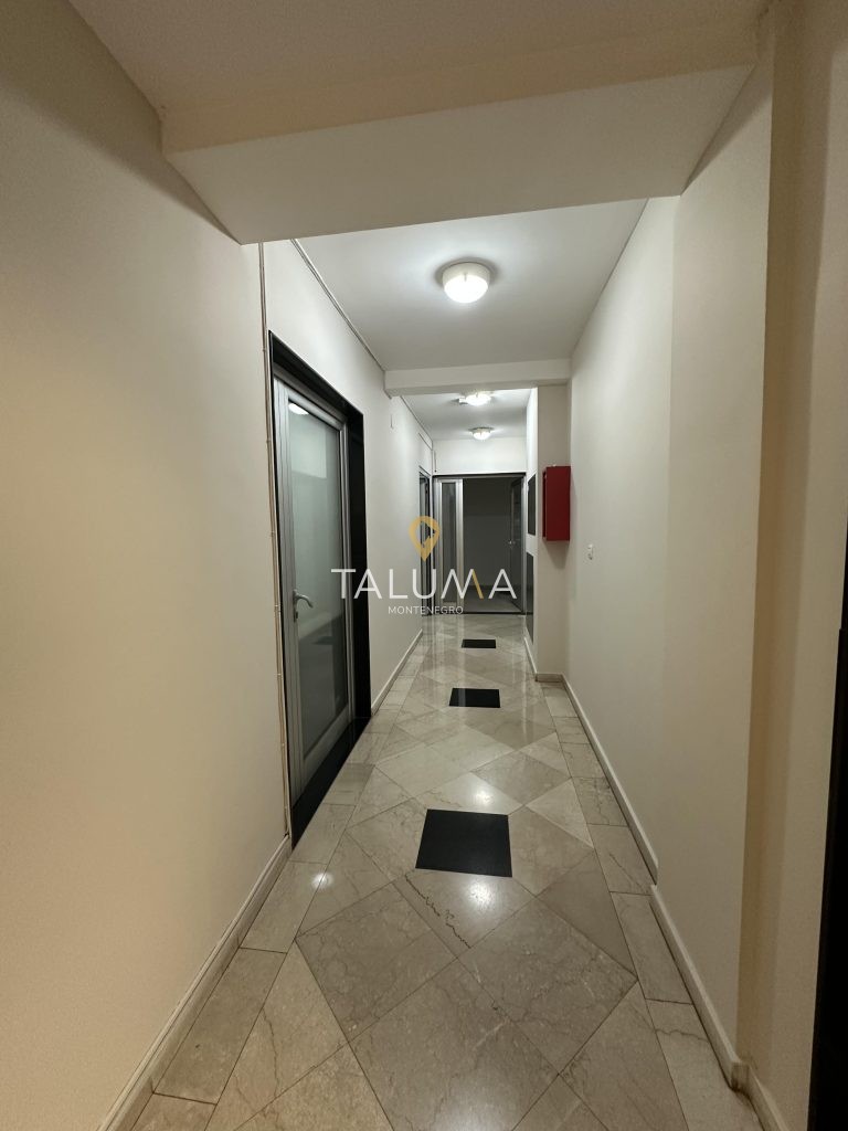 izdavanje poslovni Preko Morače